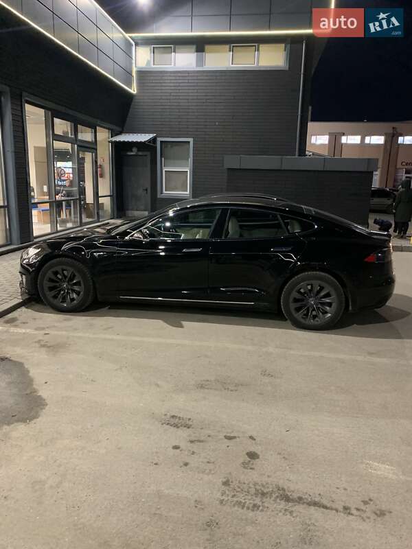 Лифтбек Tesla Model S 2019 в Каменском