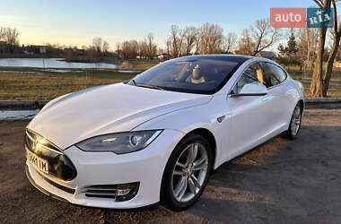 Лифтбек Tesla Model S 2013 в Киеве