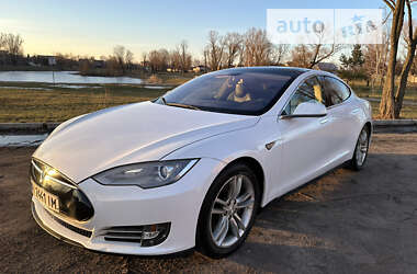 Лифтбек Tesla Model S 2013 в Борисполе