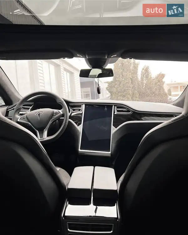 Tesla Model S 2016