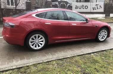 Лифтбек Tesla Model S 2017 в Львове