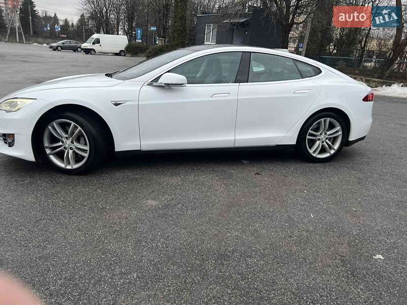 Лифтбек Tesla Model S 2014 в Тернополе