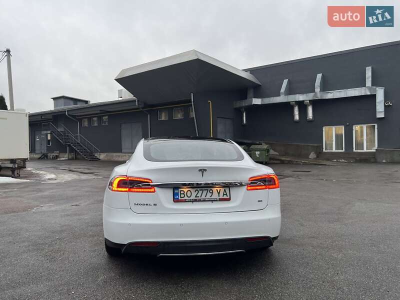 Лифтбек Tesla Model S 2014 в Тернополе