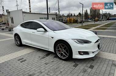 Лифтбек Tesla Model S 2014 в Львове