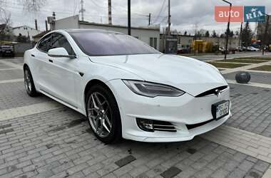 Лифтбек Tesla Model S 2014 в Львове