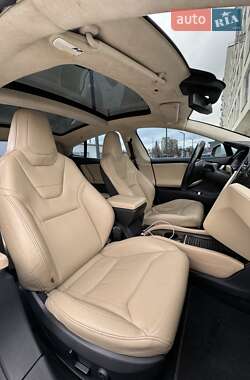 Лифтбек Tesla Model S 2014 в Львове