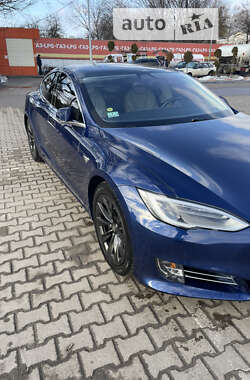 Лифтбек Tesla Model S 2017 в Житомире