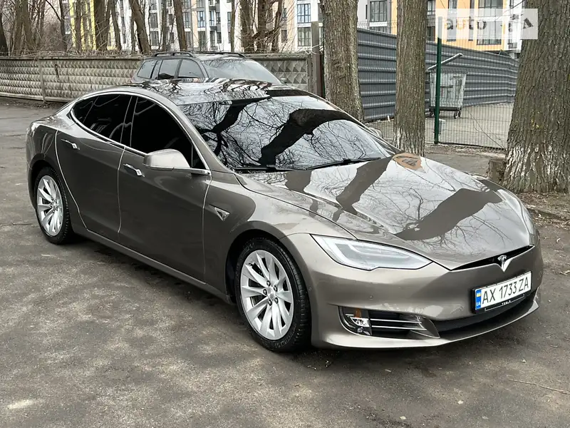 Tesla Model S 2016