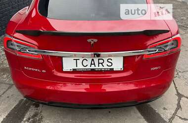 Лифтбек Tesla Model S 2019 в Киеве