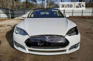 Ліфтбек Tesla Model S 2014 в Чернівцях