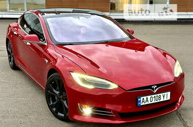 Ліфтбек Tesla Model S 2018 в Києві