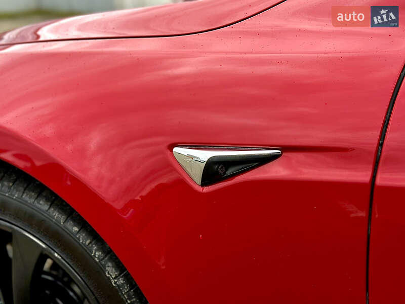 Лифтбек Tesla Model S 2018 в Киеве