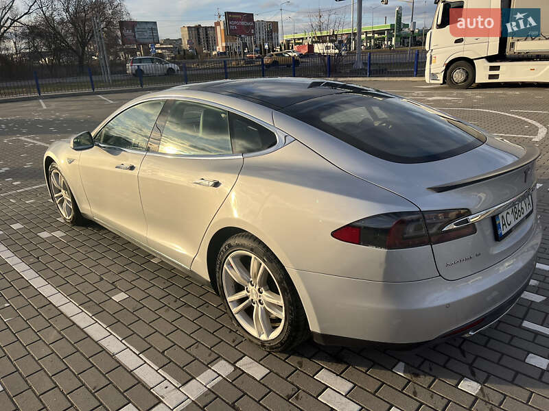 Лифтбек Tesla Model S 2013 в Ковеле