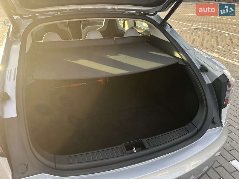 Лифтбек Tesla Model S 2013 в Ковеле