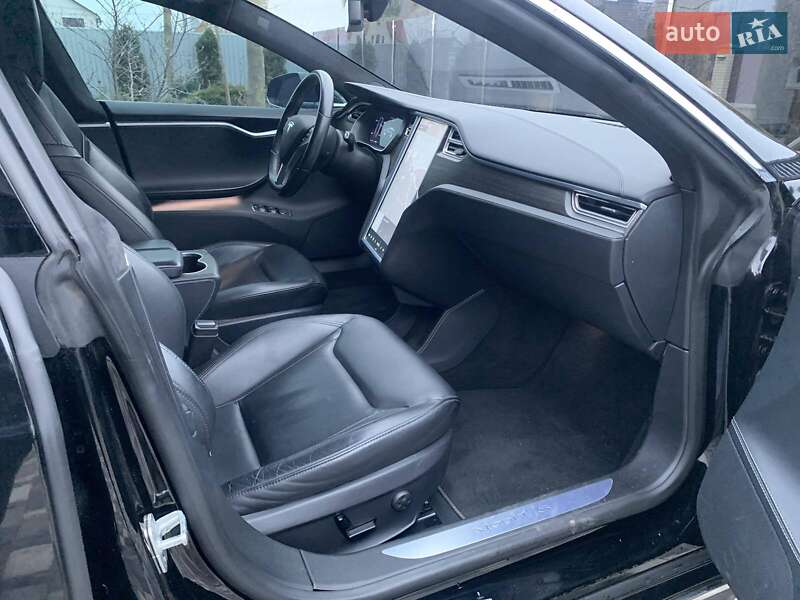 Лифтбек Tesla Model S 2015 в Киеве