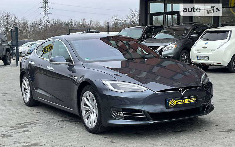 Ліфтбек Tesla Model S 2018 в Чернівцях