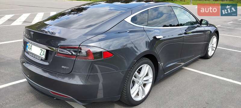Ліфтбек Tesla Model S 2015 в Києві
