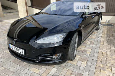 Ліфтбек Tesla Model S 2015 в Вінниці