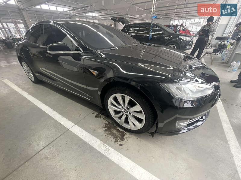 Лифтбек Tesla Model S 2014 в Николаеве