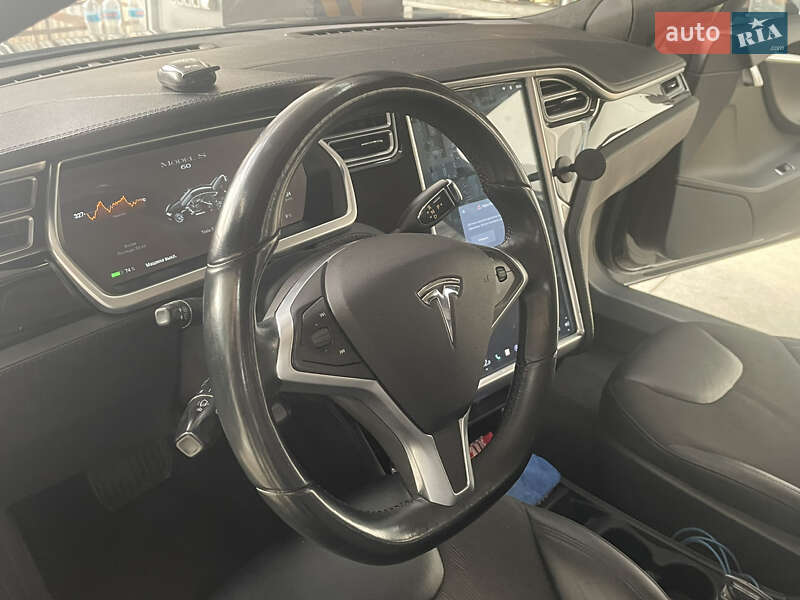 Лифтбек Tesla Model S 2014 в Николаеве
