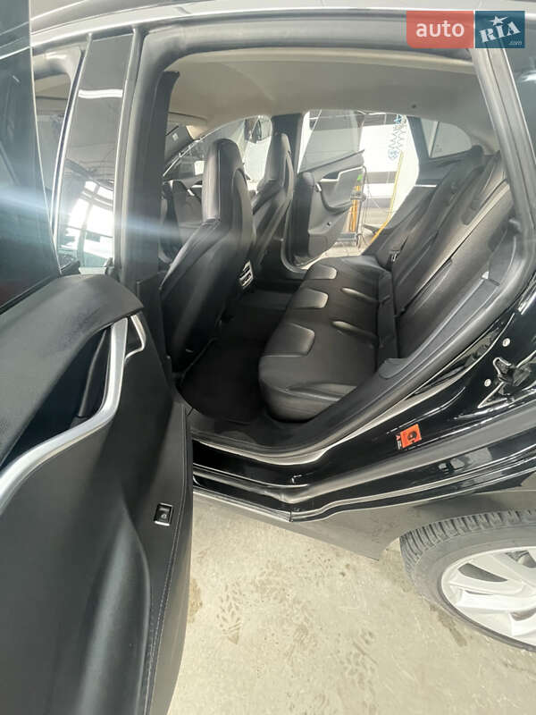 Лифтбек Tesla Model S 2014 в Николаеве
