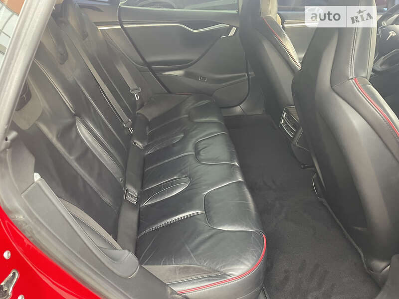 Лифтбек Tesla Model S 2014 в Львове