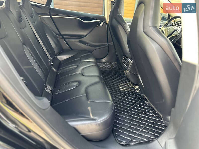 Ліфтбек Tesla Model S 2014 в Києві