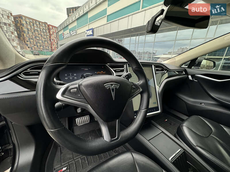 Лифтбек Tesla Model S 2014 в Киеве