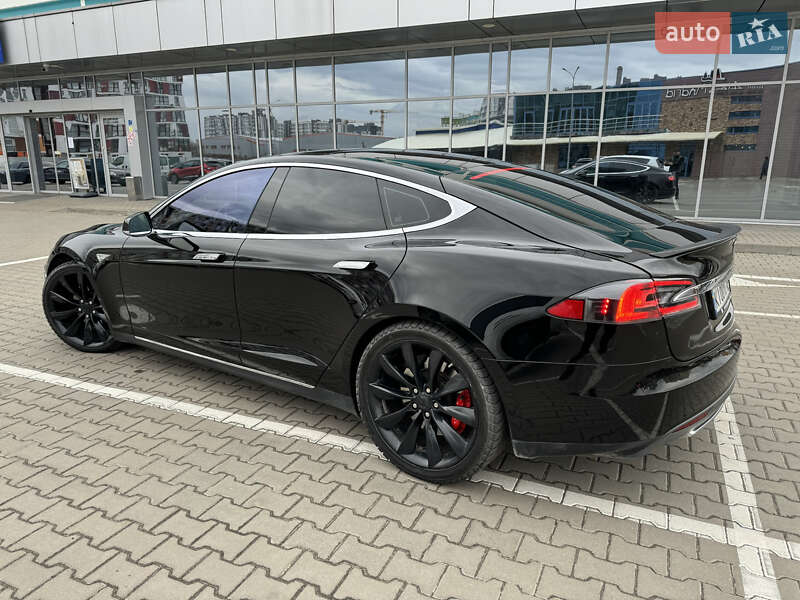 Ліфтбек Tesla Model S 2014 в Києві