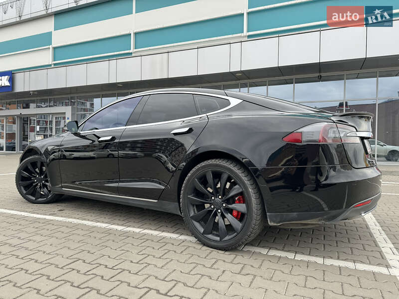 Ліфтбек Tesla Model S 2014 в Києві