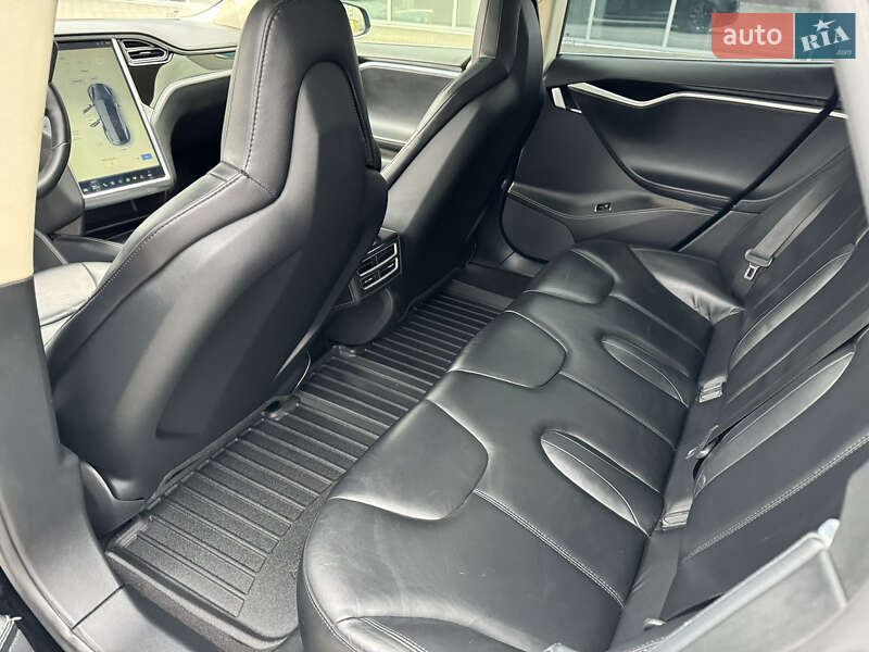 Ліфтбек Tesla Model S 2014 в Києві