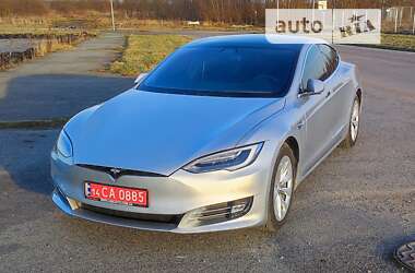 Лифтбек Tesla Model S 2018 в Львове