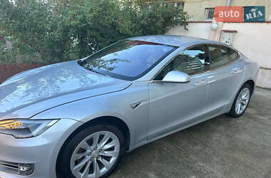 Лифтбек Tesla Model S 2016 в Запорожье