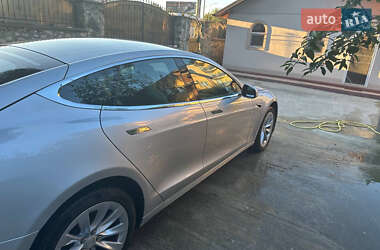Лифтбек Tesla Model S 2016 в Запорожье
