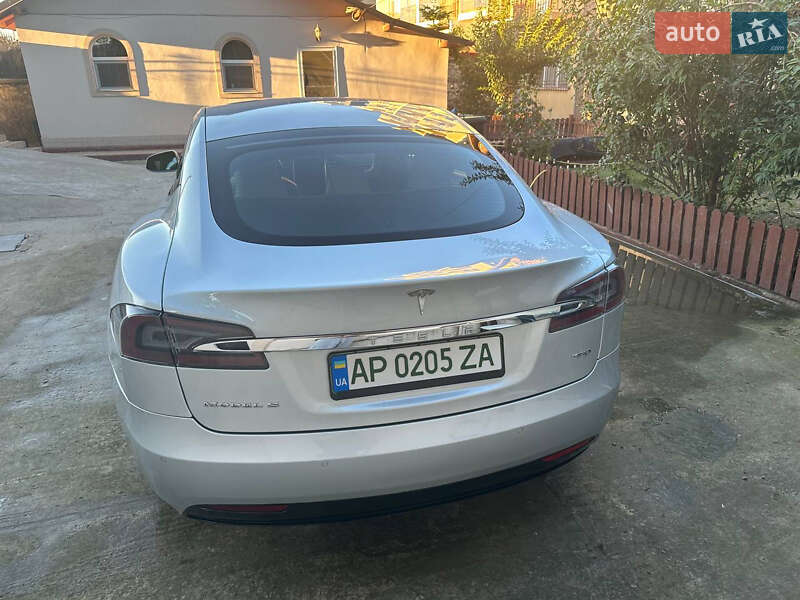 Лифтбек Tesla Model S 2016 в Запорожье