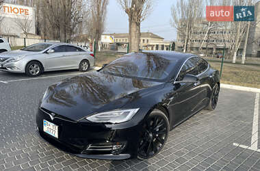 Лифтбек Tesla Model S 2019 в Одессе