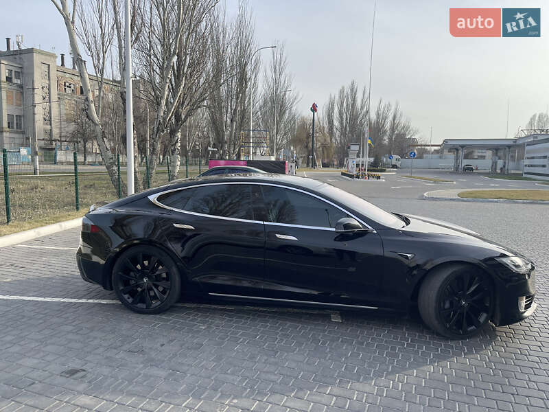 Лифтбек Tesla Model S 2019 в Одессе