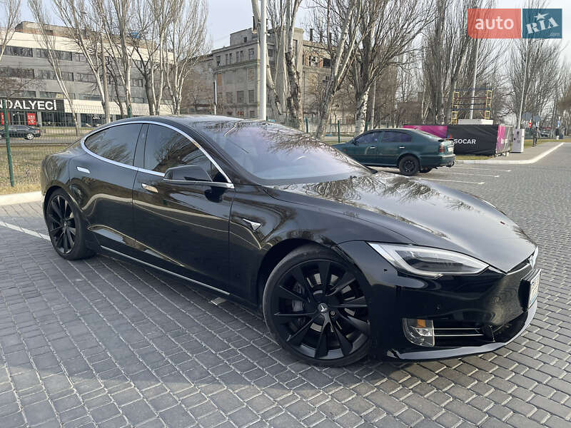 Лифтбек Tesla Model S 2019 в Одессе