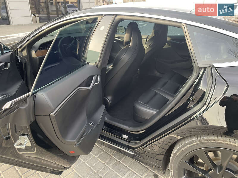 Лифтбек Tesla Model S 2019 в Одессе