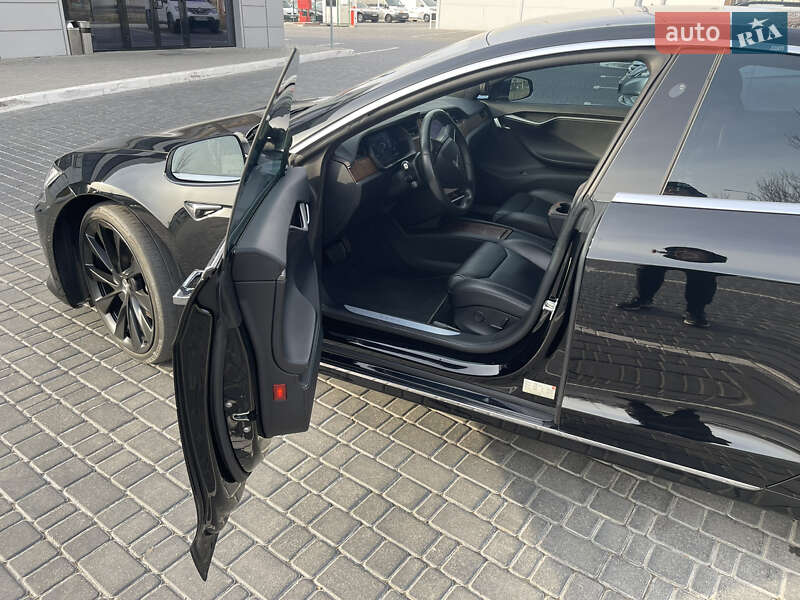 Лифтбек Tesla Model S 2019 в Одессе