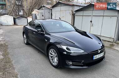 Лифтбек Tesla Model S 2018 в Киеве