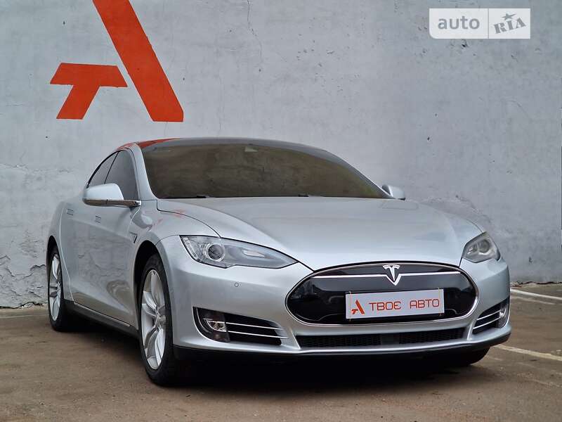 Лифтбек Tesla Model S 2014 в Одессе