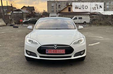 Ліфтбек Tesla Model S 2013 в Дубні