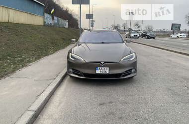 Лифтбек Tesla Model S 2016 в Киеве