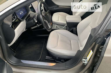 Лифтбек Tesla Model S 2016 в Киеве