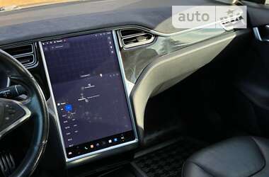 Лифтбек Tesla Model S 2014 в Киеве