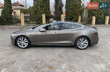 Лифтбек Tesla Model S 2015 в Полтаве