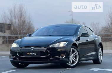 Лифтбек Tesla Model S 2014 в Киеве