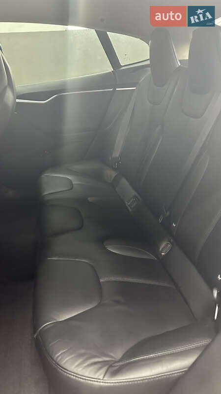 Лифтбек Tesla Model S 2015 в Ивано-Франковске