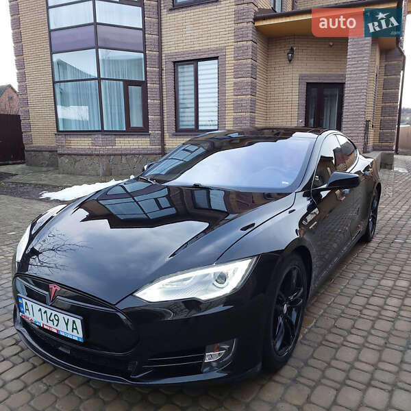 Лифтбек Tesla Model S 2015 в Киеве